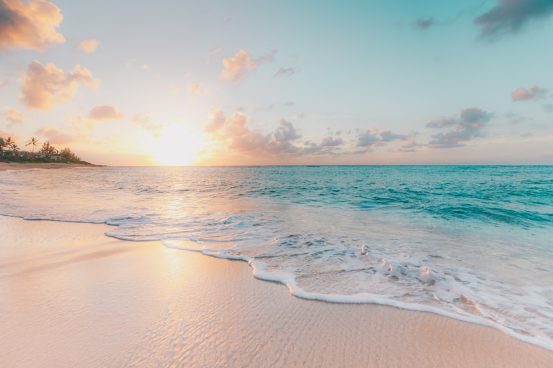 A beautiful ocean coastline in Hawaii, representing the heritage of the islands